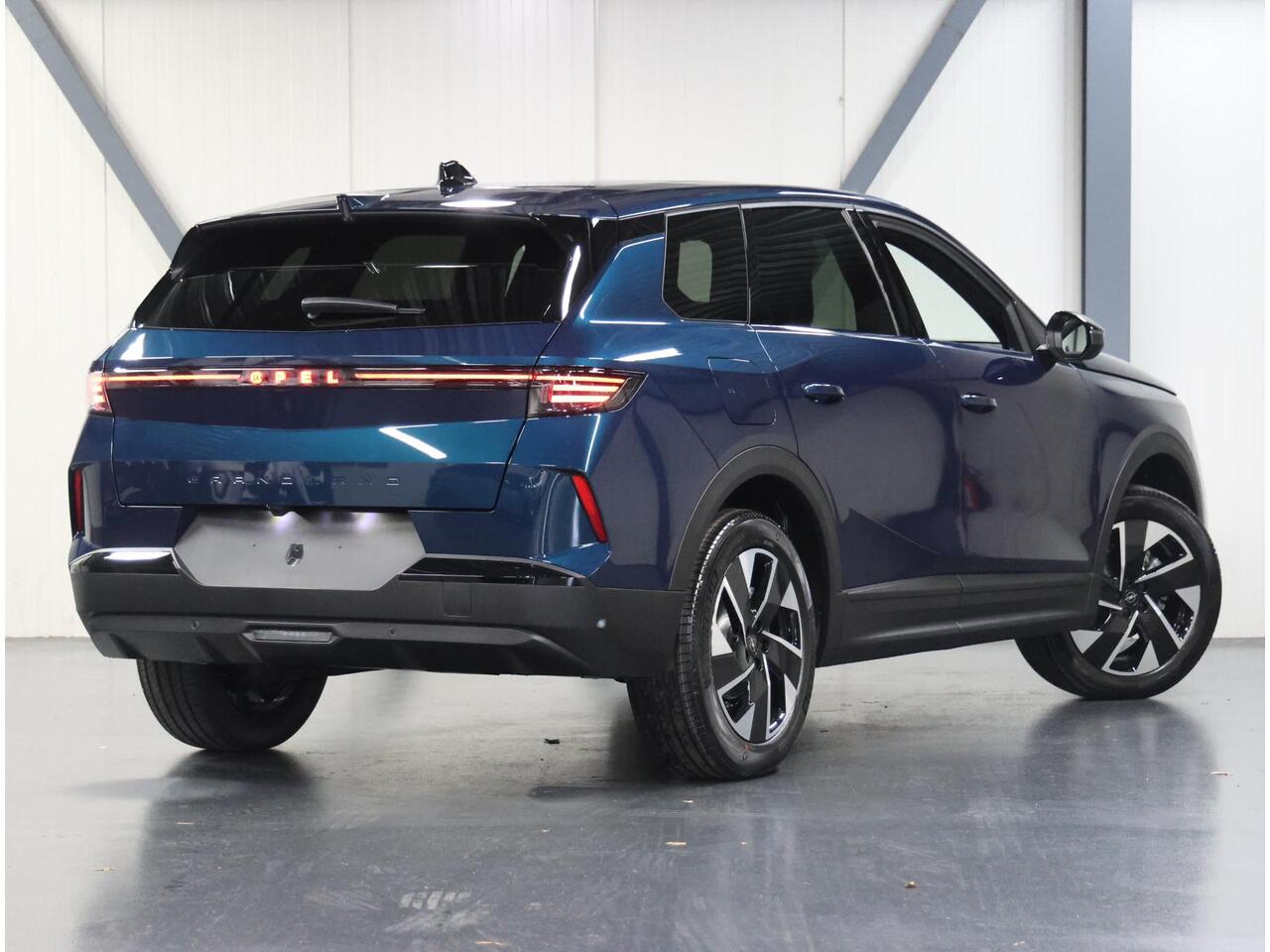 Opel Grandland 1.2 Turbo Hybrid Business Edition | Incl. ¤3.046,- Korting! | AUTOMAAT | 360° Camera | Stoel, stuur & voorruit verwarmd | Apple Carplay/Android Auto | Elektr. achterklep | ARG-stoelen | Matrix LED | Navigatie |