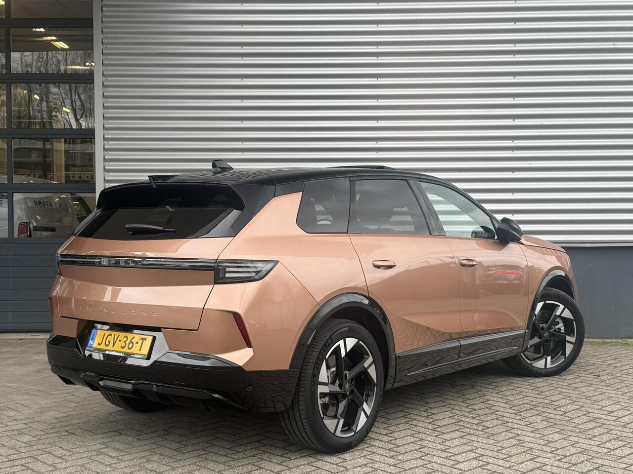 Opel Grandland Electric GS 73kWh 210pk | FOCAL | 360° CAMERA | NAVIGATIE | ELEKT. ACHTERKLEP | AGR STOELEN |