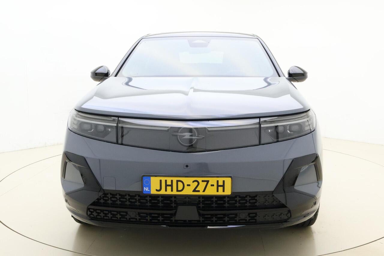 Opel Grandland Electric Ultimate AWD 73 kWh | LED matrix | 4-WD aandrijving | Lederen bekleding | Stoelmassage + geheugenstoel | Panoramadak | Camera's rondom | Navigatie | Full option