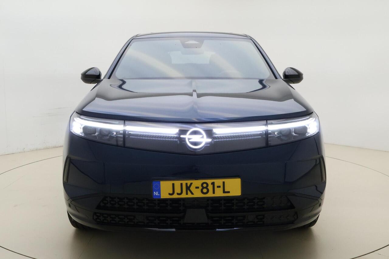 Opel Grandland Electric Business Edition 73 kWh 213pk | Lederen Bekleding | Panoramadak | Massagestoelen | Matrix Verlichting | Navigatie | Rondomzicht Camera | 20" Lichtmetalen Velgen | Cruise Control Adaptief | HUD
