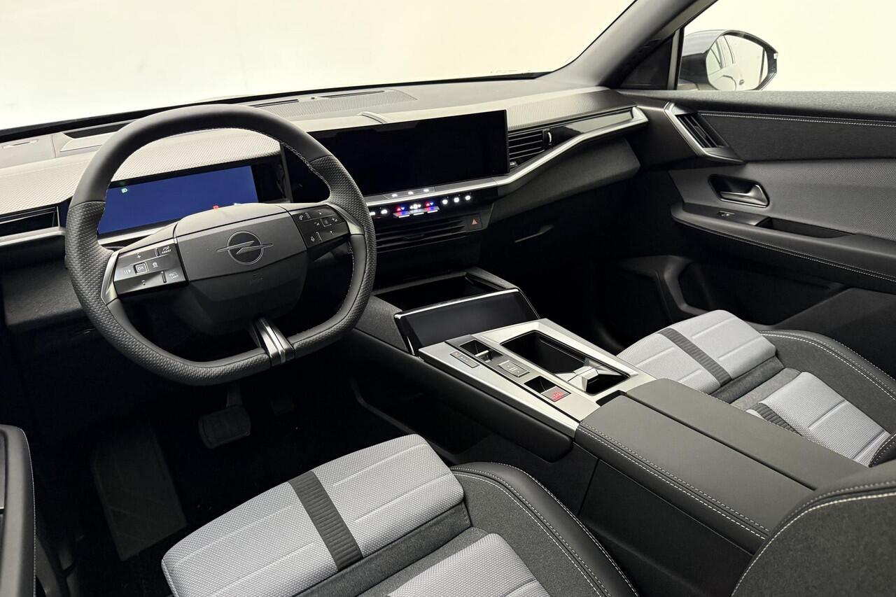 Opel Grandland Electric Business Edition 73 kWh | Voorraad levering 2025! | LED matrix | Rondomzicht camera | Navigatie | Keyless | Adaptive cruise control