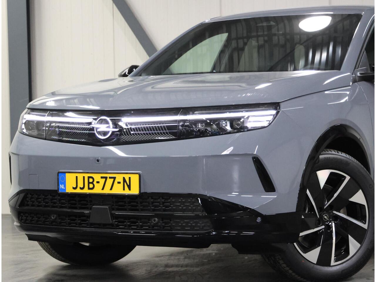Opel Grandland Electric Business Edition 73 kWh | Incl. ¤1.897,08 Korting! | 17% bijtelling | AUTOMAAT | Warmtepomp | 360° Camera | Stoel, stuur & voorruit verwarmd | Apple Carplay/Android Auto | Elektr. achterklep | ARG-stoelen | Matrix LED | Navigatie |