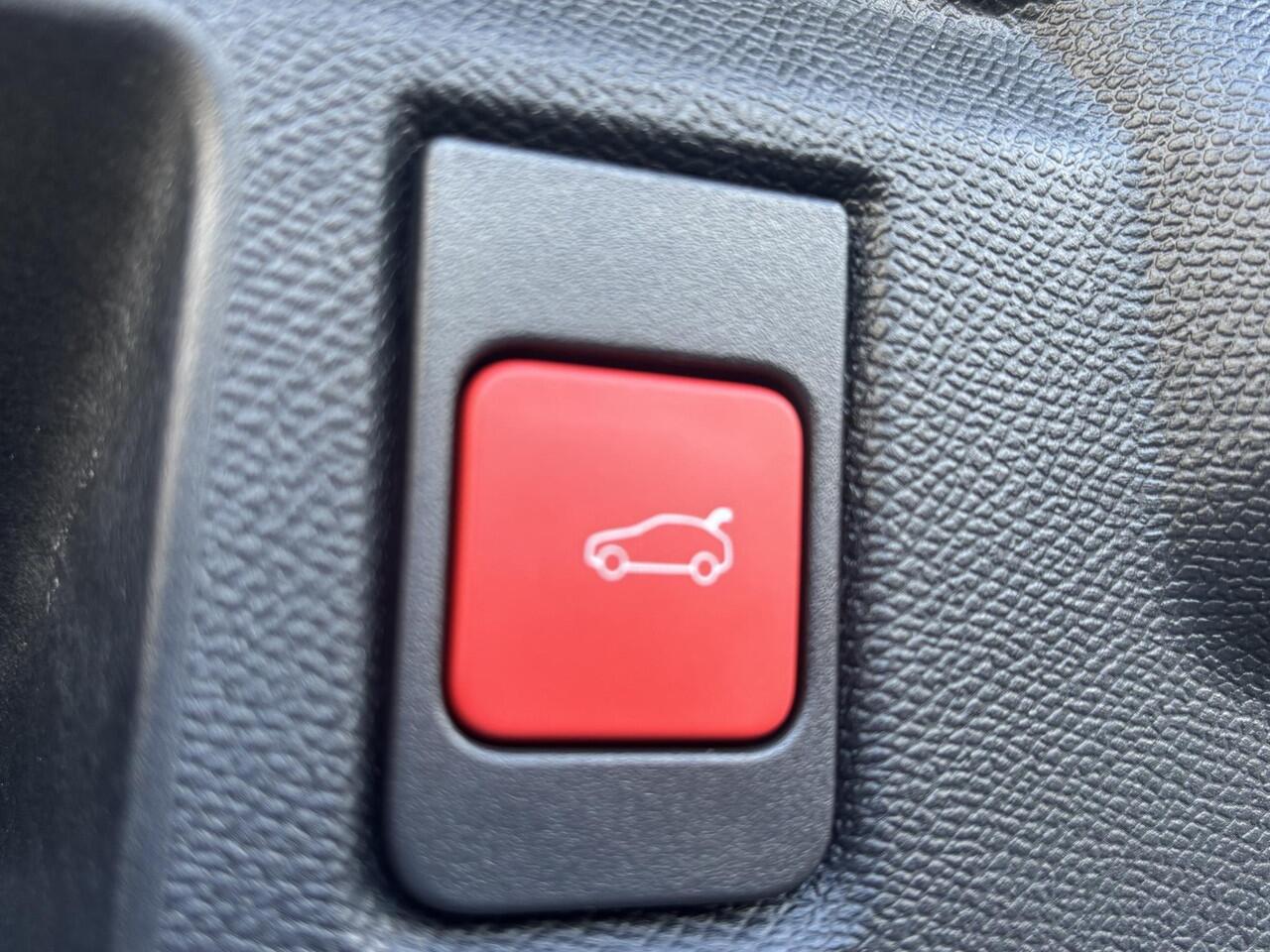 Opel Grandland Electric Ultimate 73kWh 325pk AWD | Hi-Fi FOCAL® | NAPPA LEDER | SCHUIF/KANTELDAK | LED PIXEL VERLICHTING | HEAD UP DISPLAY | ISOFIX |