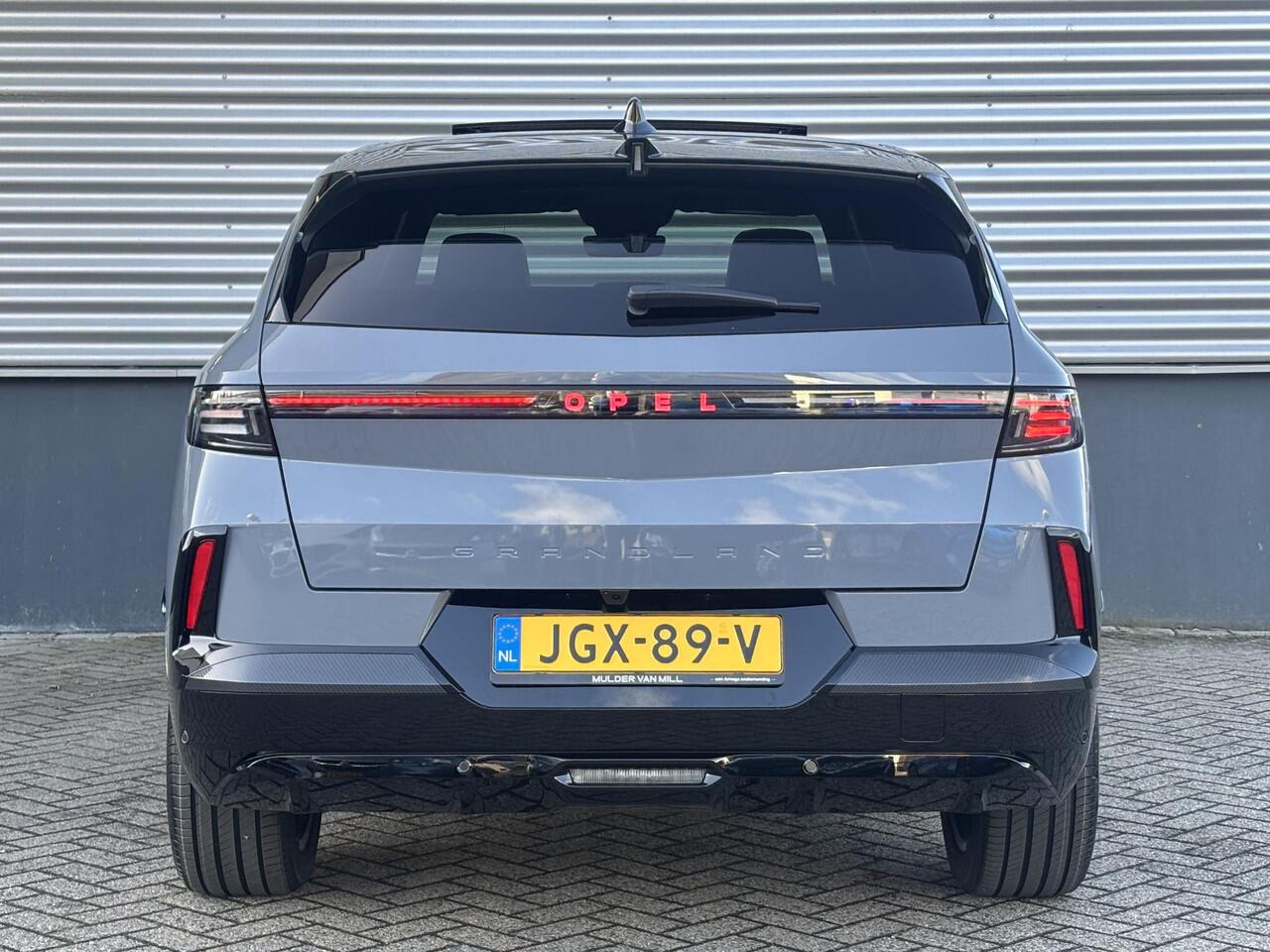 Opel Grandland Electric Ultimate 73kWh 325pk AWD | Hi-Fi FOCAL® | NAPPA LEDER | SCHUIF/KANTELDAK | LED PIXEL VERLICHTING | HEAD UP DISPLAY | ISOFIX |