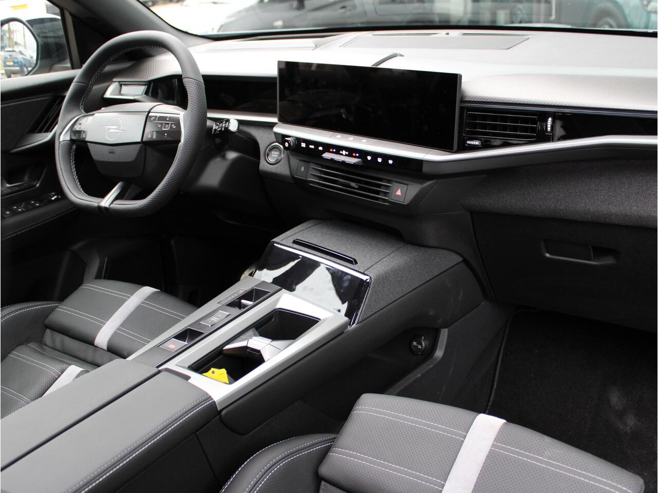 Opel Grandland Electric Ultimate AWD 73 kWh | Navi / Panoramadak / Leder