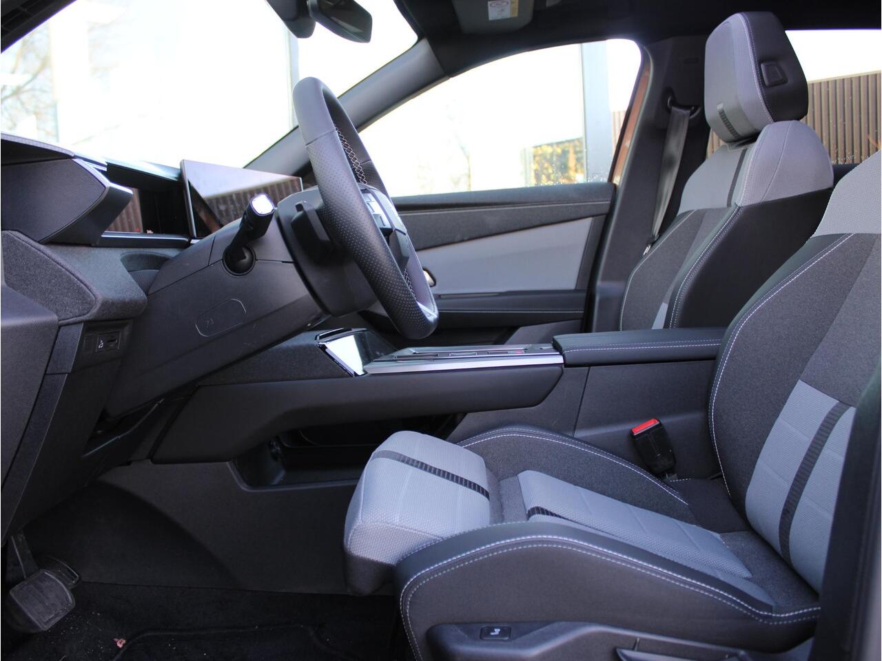 Opel Grandland Electric GS 73 kWh | Navi / Panoramadak / Focal