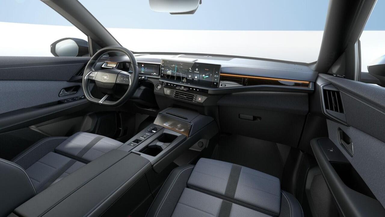 Opel Grandland 1.6 Turbo Plug-in-Hybrid Business Edition | NIEUW | Uit voorraad leverbaar! | Panorama dak| Automaat | Trekhaak | 87km EV Actieradius WLTP | Voorruit Verwarming | Dodehoek Detectie |