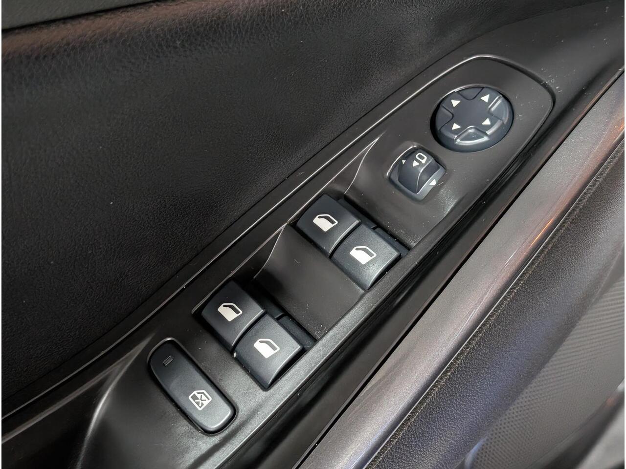 Opel Grandland X Innovation+ 1.2 Turbo 130pk EAT8 | TREKHAAK | LEDER | AGR-STOELEN | 360° CAMERA | STOELVERWARMING | STOELKOELING | APPLE CARPLAY / ANDROID AUTO | ISOFIX | FULL LED |