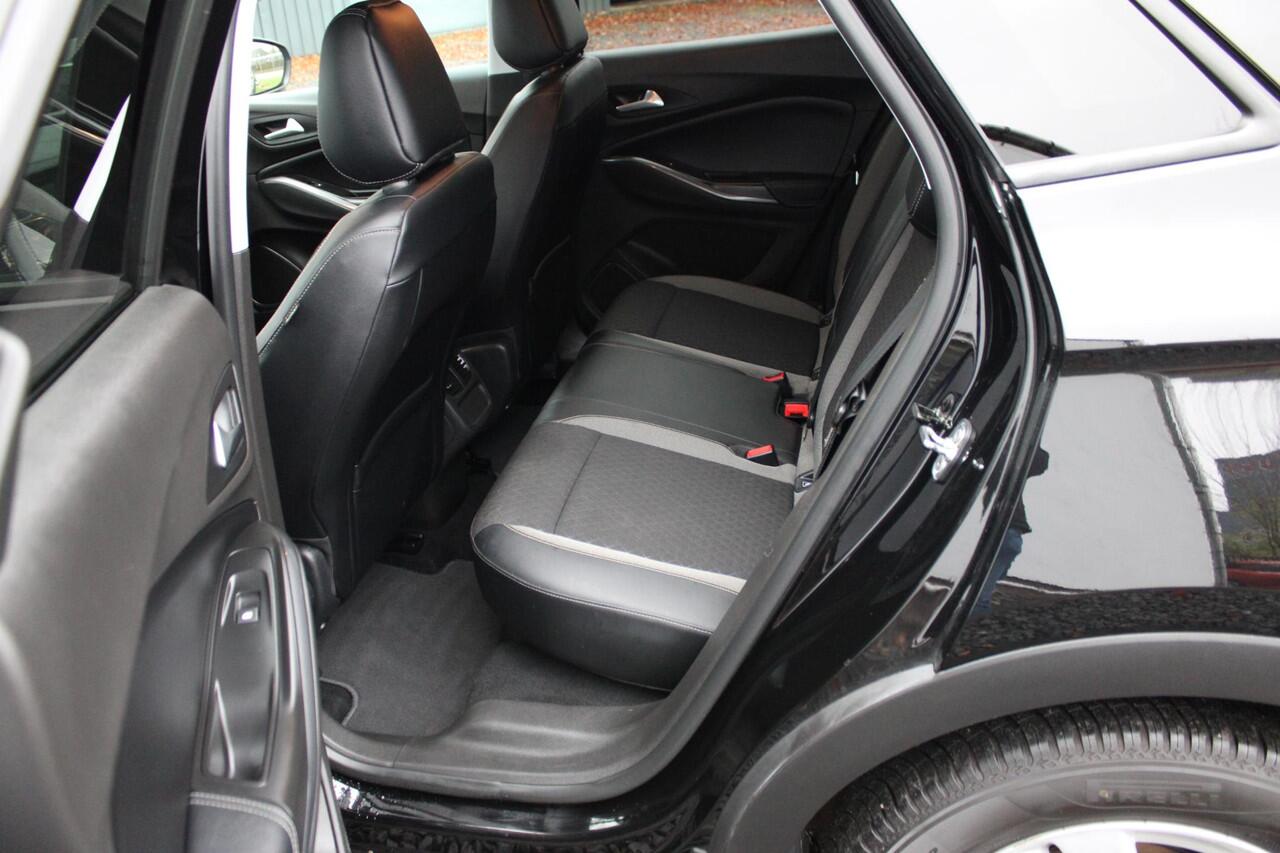 Opel Grandland X 1.2 Turbo Business Executive Trekhaak, Stuurverw. en Dealer onderhouden!