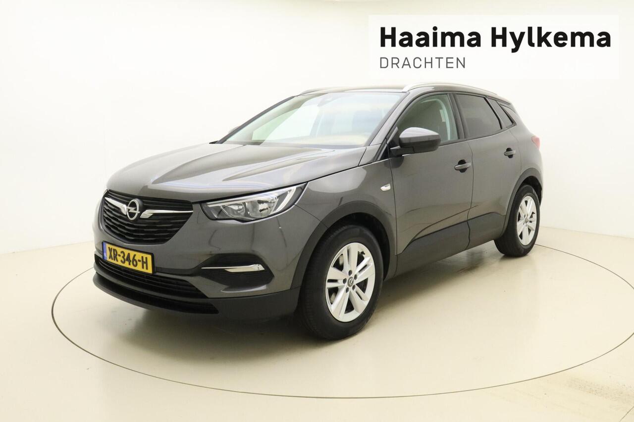 Opel Grandland X 1.2 Turbo Business Executive | Navigatie pakket | AGR stoelen | Climate-control | Afneembare trekhaak | Camera achter |