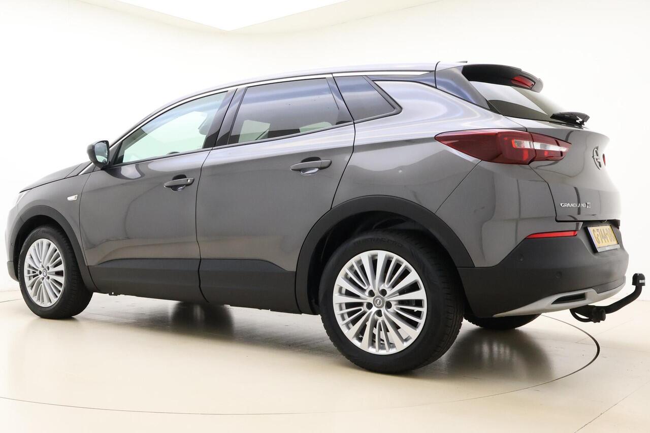 Opel Grandland X 1.2 Turbo Innovation 130 PK | Navigatie | Trekhaak | Climate control | Comfort stoelen | Extra getint glas | Stoel & Stuurverwarming | Camera