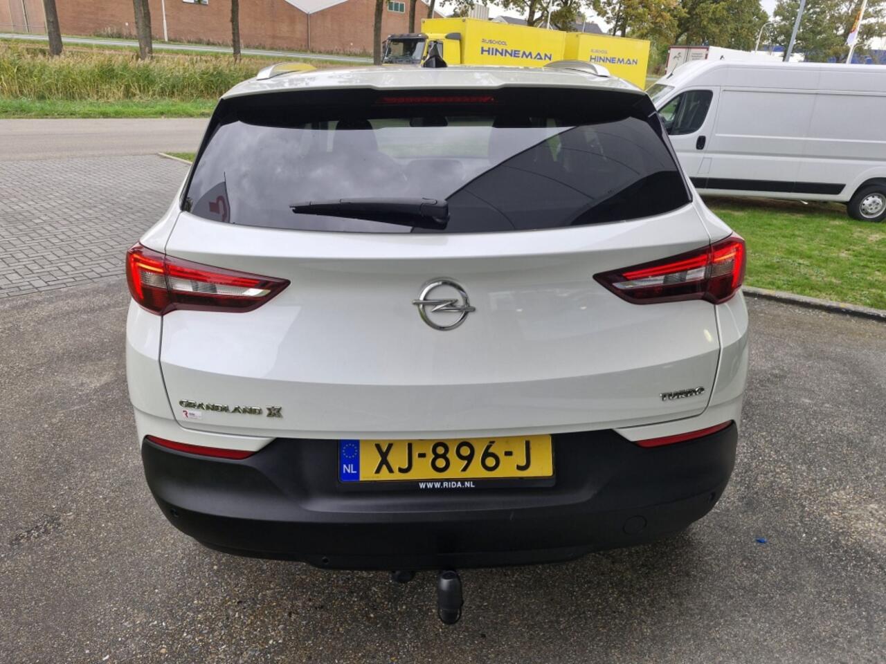 Opel Grandland X 1.2 Turbo Business +