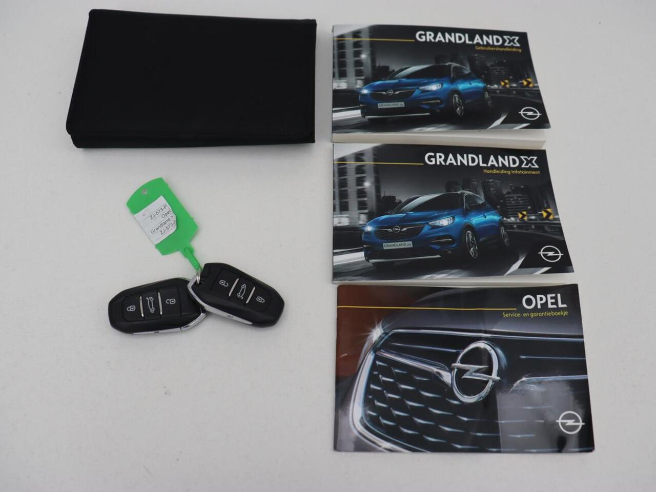 Opel Grandland X 1.2 Turbo Executive | Automaat | Carplay | Full LED | Comfortstoelen | Camera | Navigatie | Climate control | Keyless | Parkeerhulp | Cruise control