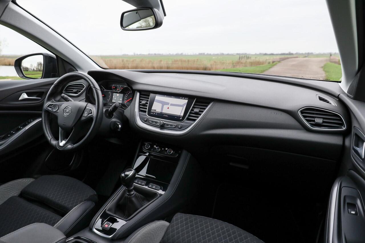 Opel Grandland X 1.2 Turbo 130 PK Business + ? Camera ? CarPlay ? Comf-Stoelen