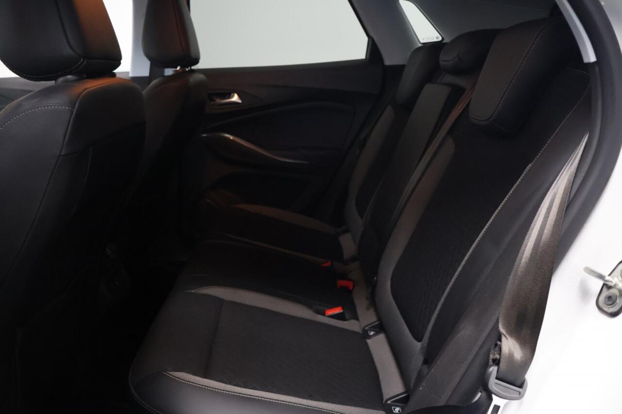 Opel Grandland X 1.2 Turbo Business Executive | Trekhaak | Navigatie