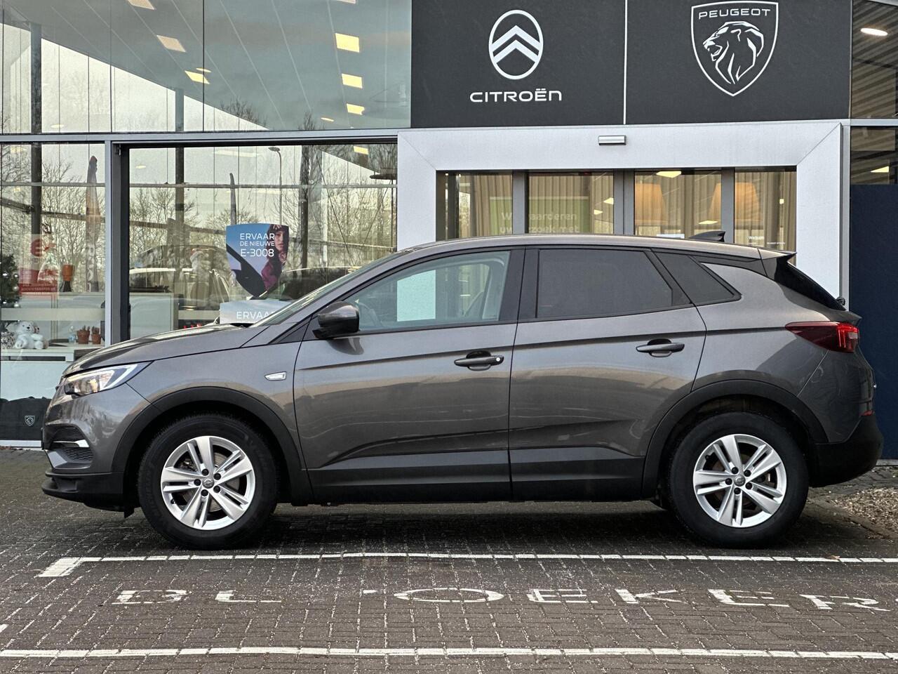 Opel Grandland X 1.2 Turbo Business Executive | Parkeersensoren | Apple Carplay/Android Auto | Climate Control | Lichtmetalen velgen | Cruise Control |