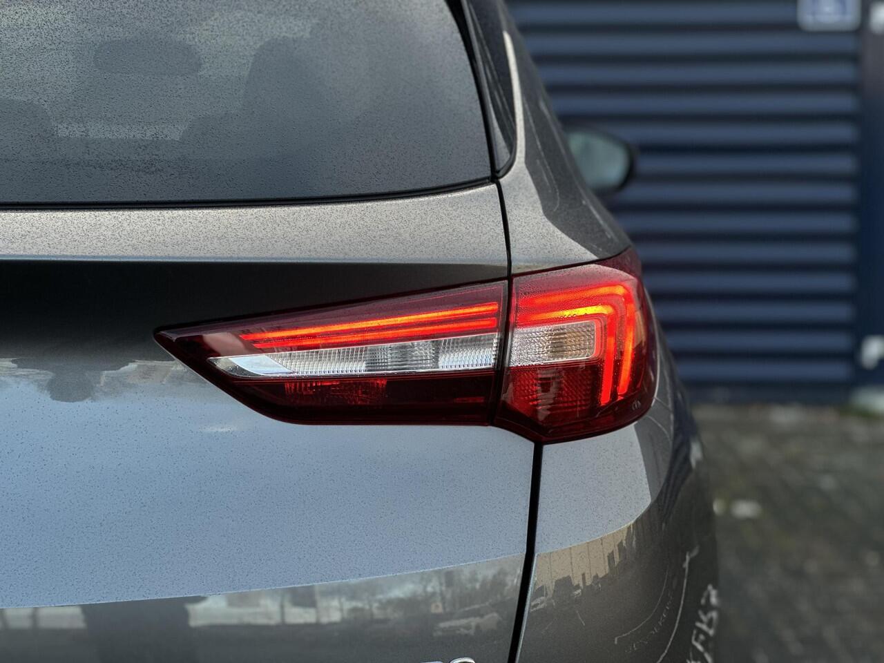 Opel Grandland X 1.2 Turbo Business Executive | Parkeersensoren | Apple Carplay/Android Auto | Climate Control | Lichtmetalen velgen | Cruise Control |