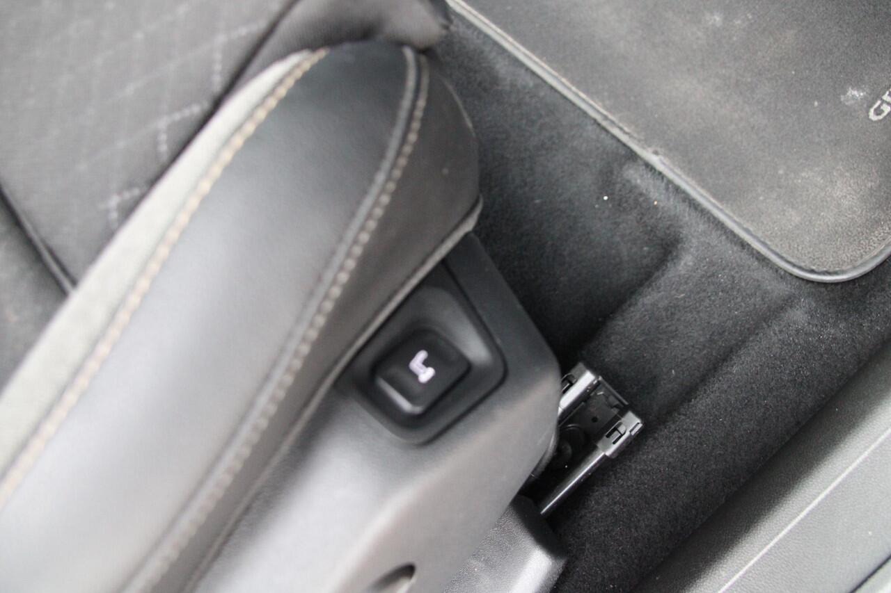 Opel Grandland X 1.2 Turbo 130pk Business + Comfort Pack Airco Camera Carplay Trekhaak 1e eigenaar