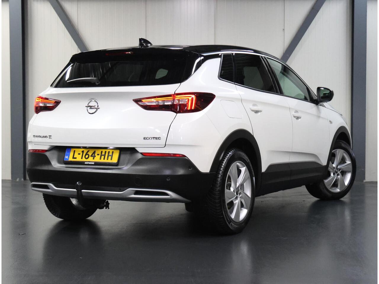 Opel Grandland X 1.2 130PK Turbo Business Executive | 1ste eigenaar | AppleCarPlay/AndroidAuto | Navigatie | Cruise Control | Keyless | AGR Stoelen | Stoel/Stuur/Voorruitverwarming | Trekhaak | FULL LED | 360'Camera | Isofix | Privacy Glass |