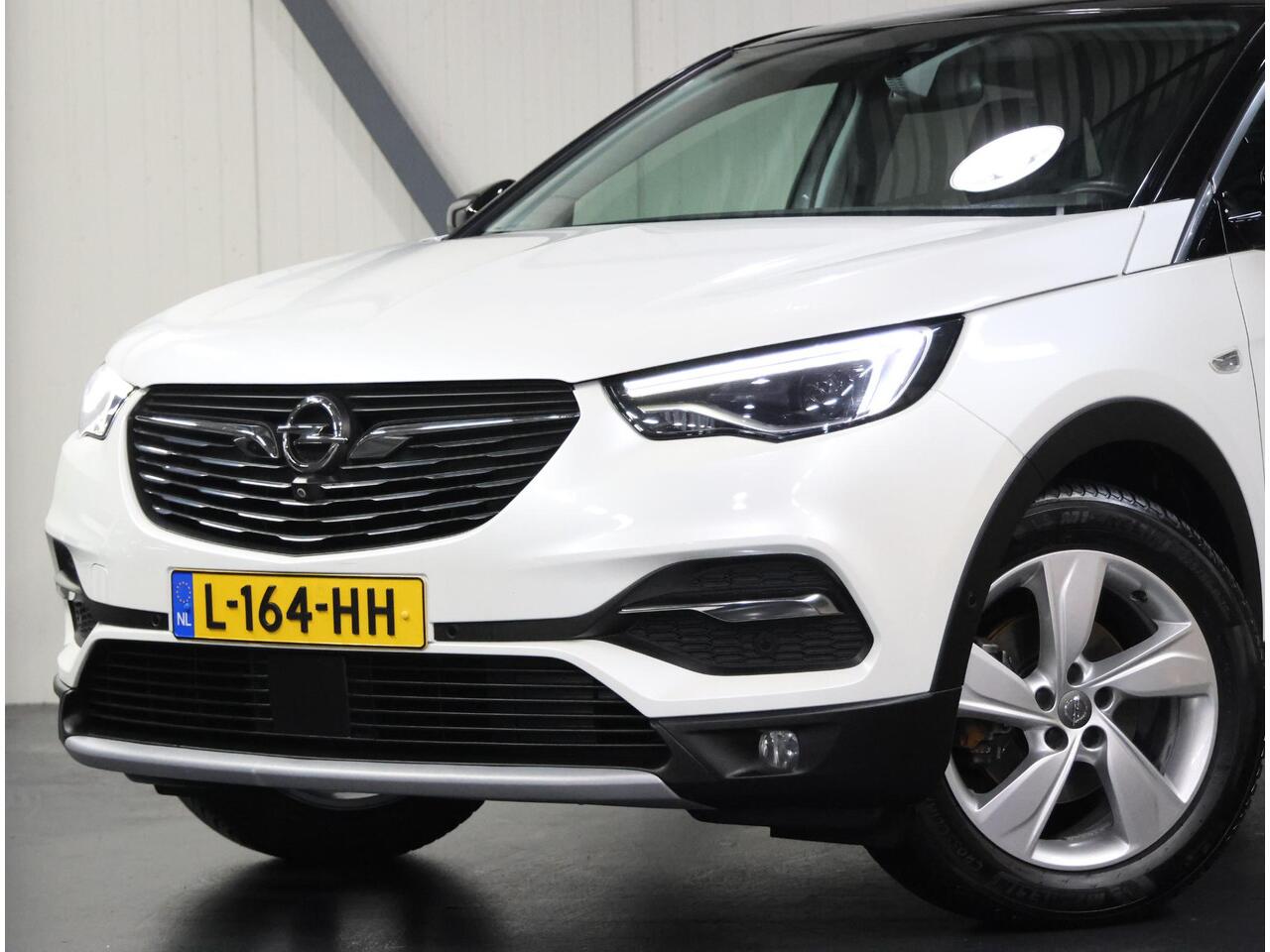 Opel Grandland X 1.2 130PK Turbo Business Executive | 1ste eigenaar | AppleCarPlay/AndroidAuto | Navigatie | Cruise Control | Keyless | AGR Stoelen | Stoel/Stuur/Voorruitverwarming | Trekhaak | FULL LED | 360'Camera | Isofix | Privacy Glass |