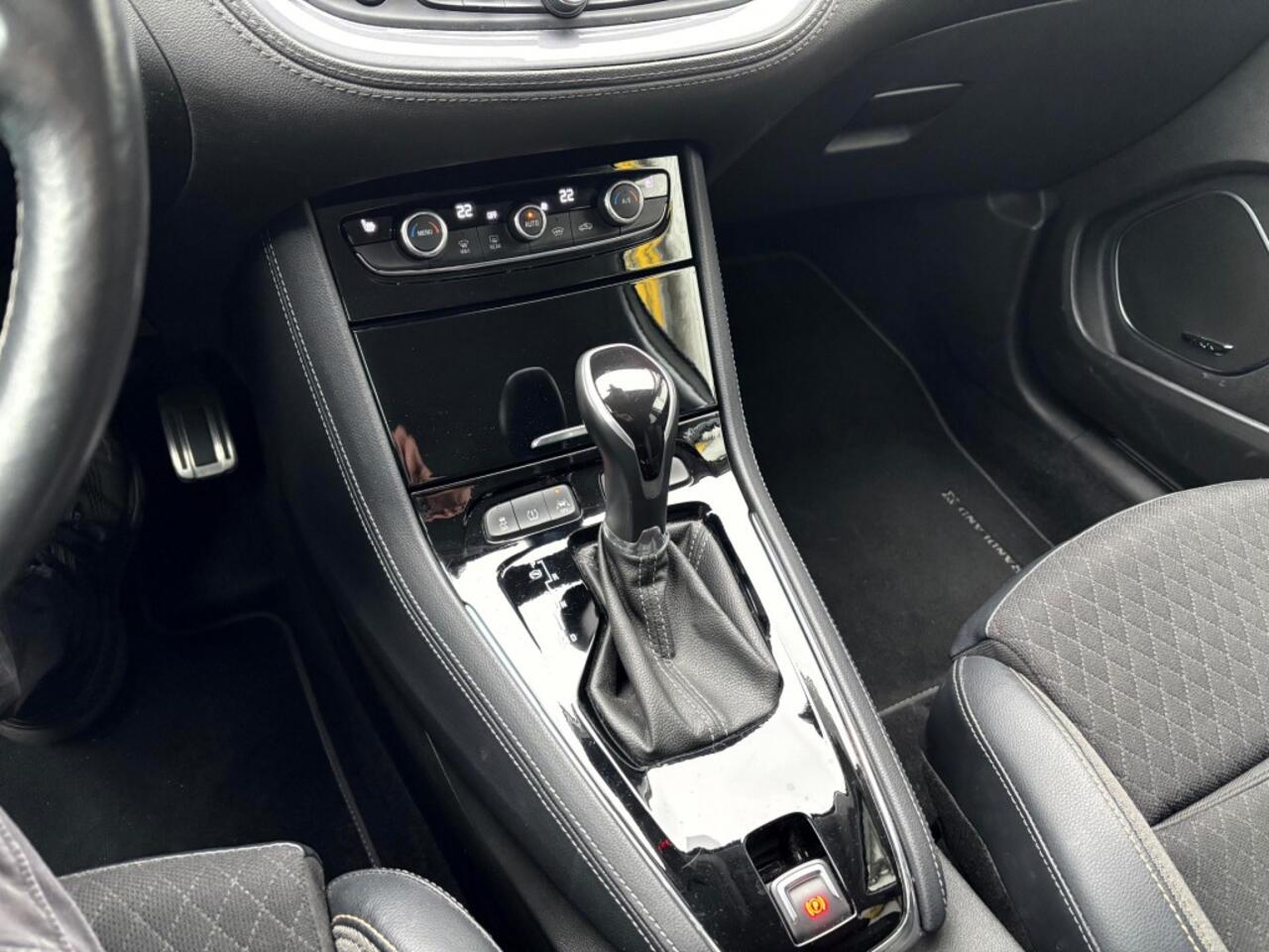 Opel Grandland X 1.2 TURBO ULTIMATE VOLOPTIE Trekhaak Onderhoudshistorie