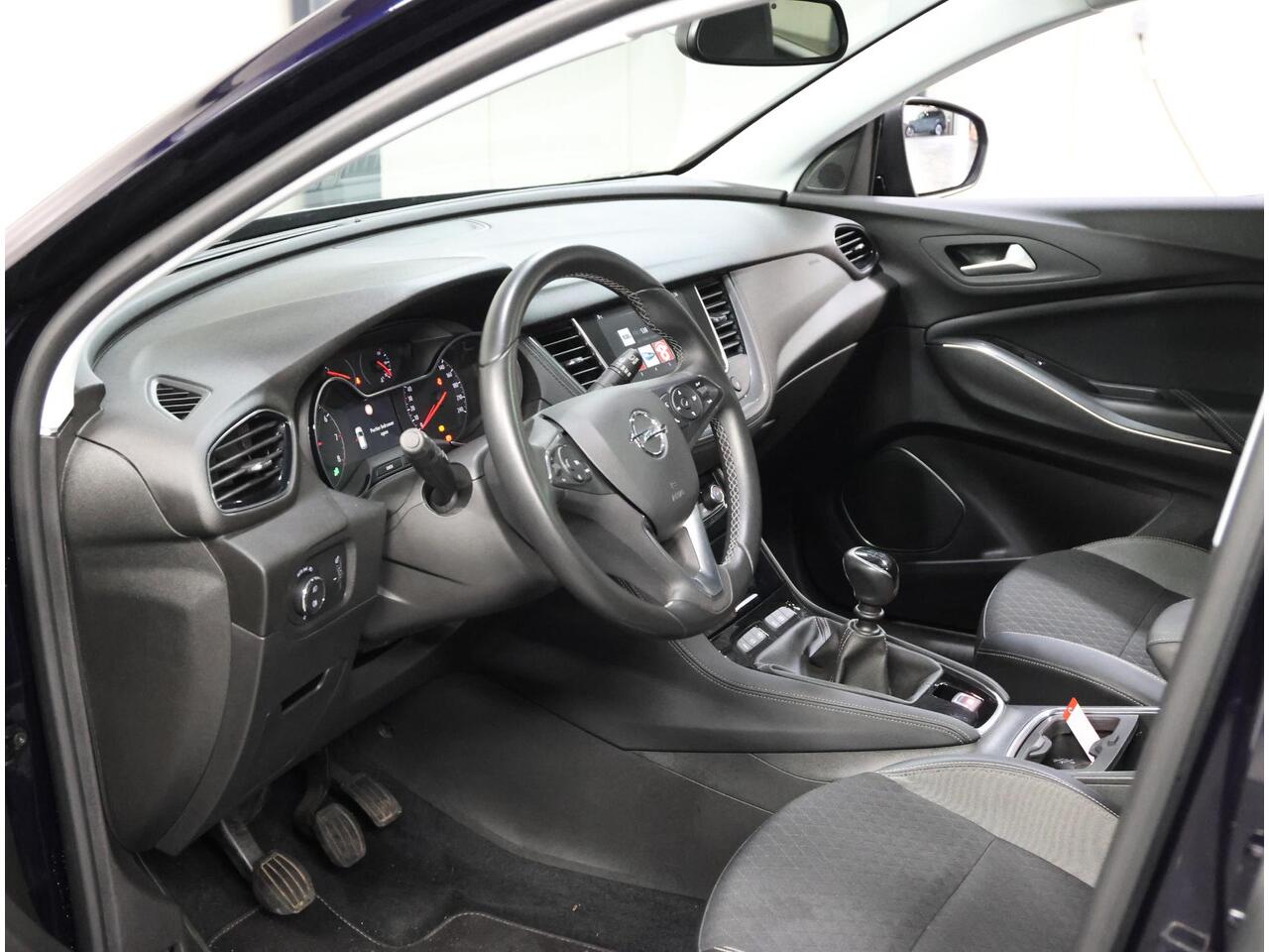 Opel Grandland X 130pk Innovation | 1ste eigenaar | Panoramadak | Camera | LED Koplampen | Elektrische Achterklep | Dodehoekdetectie | Keyless | Navigatie | Climate | 18" Lichtmetalen Velgen | Apple Carplay/Android Auto |