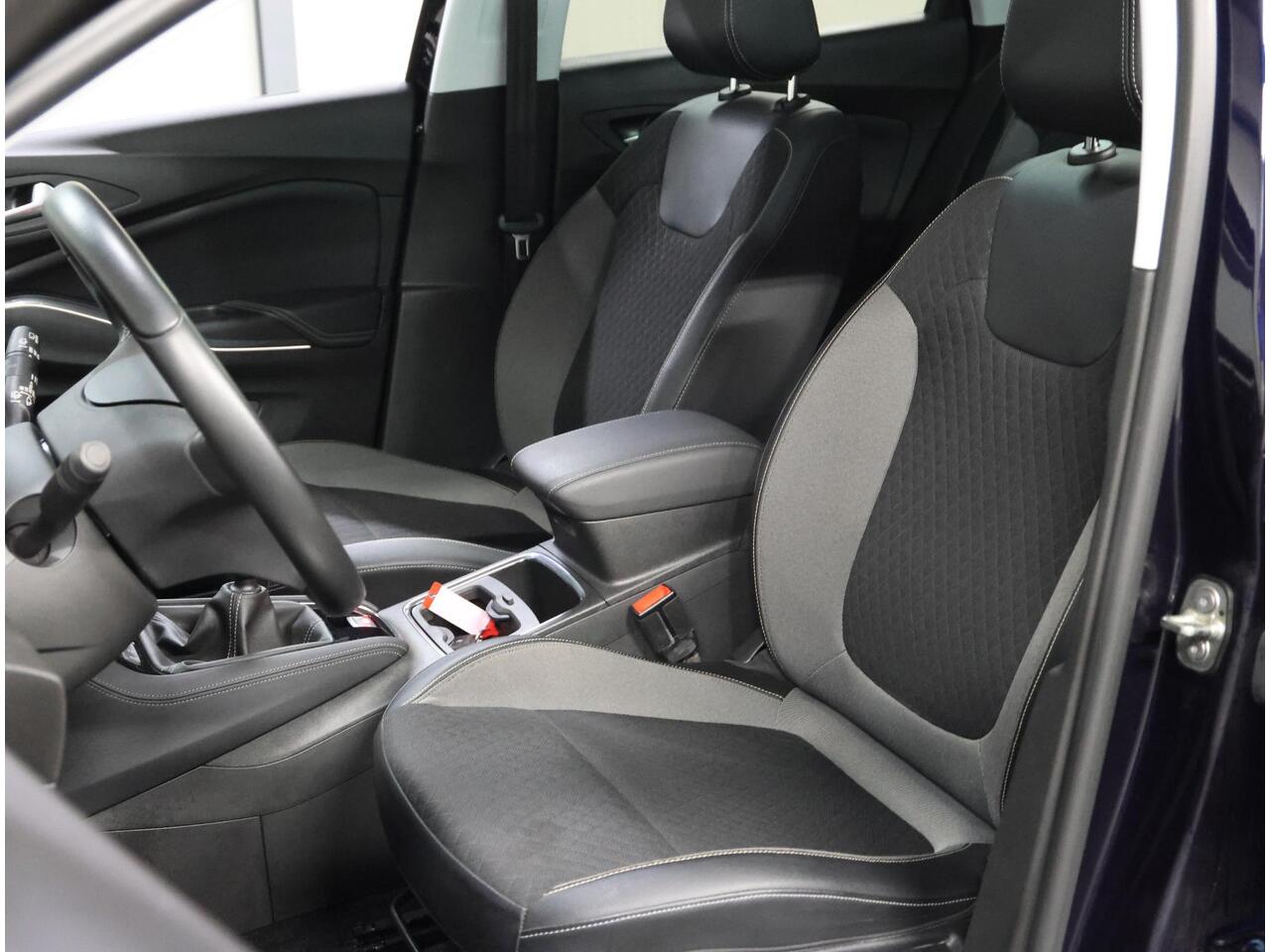 Opel Grandland X 130pk Innovation | 1ste eigenaar | Panoramadak | Camera | LED Koplampen | Elektrische Achterklep | Dodehoekdetectie | Keyless | Navigatie | Climate | 18" Lichtmetalen Velgen | Apple Carplay/Android Auto |