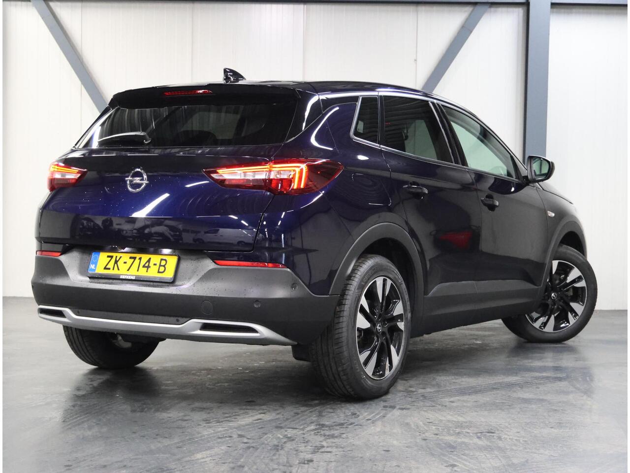 Opel Grandland X 130pk Innovation | 1ste eigenaar | Panoramadak | Camera | LED Koplampen | Elektrische Achterklep | Dodehoekdetectie | Keyless | Navigatie | Climate | 18" Lichtmetalen Velgen | Apple Carplay/Android Auto |