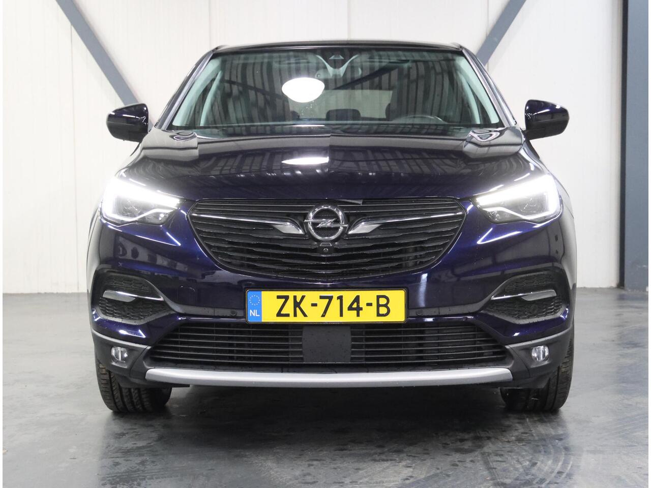 Opel Grandland X 130pk Innovation | 1ste eigenaar | Panoramadak | Camera | LED Koplampen | Elektrische Achterklep | Dodehoekdetectie | Keyless | Navigatie | Climate | 18" Lichtmetalen Velgen | Apple Carplay/Android Auto |