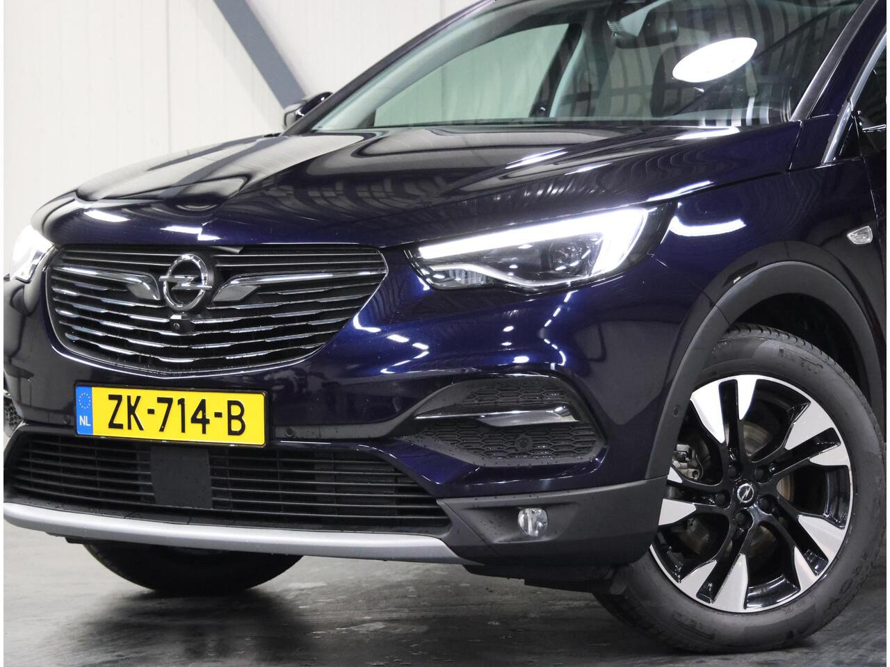 Opel Grandland X 130pk Innovation | 1ste eigenaar | Panoramadak | Camera | LED Koplampen | Elektrische Achterklep | Dodehoekdetectie | Keyless | Navigatie | Climate | 18" Lichtmetalen Velgen | Apple Carplay/Android Auto |