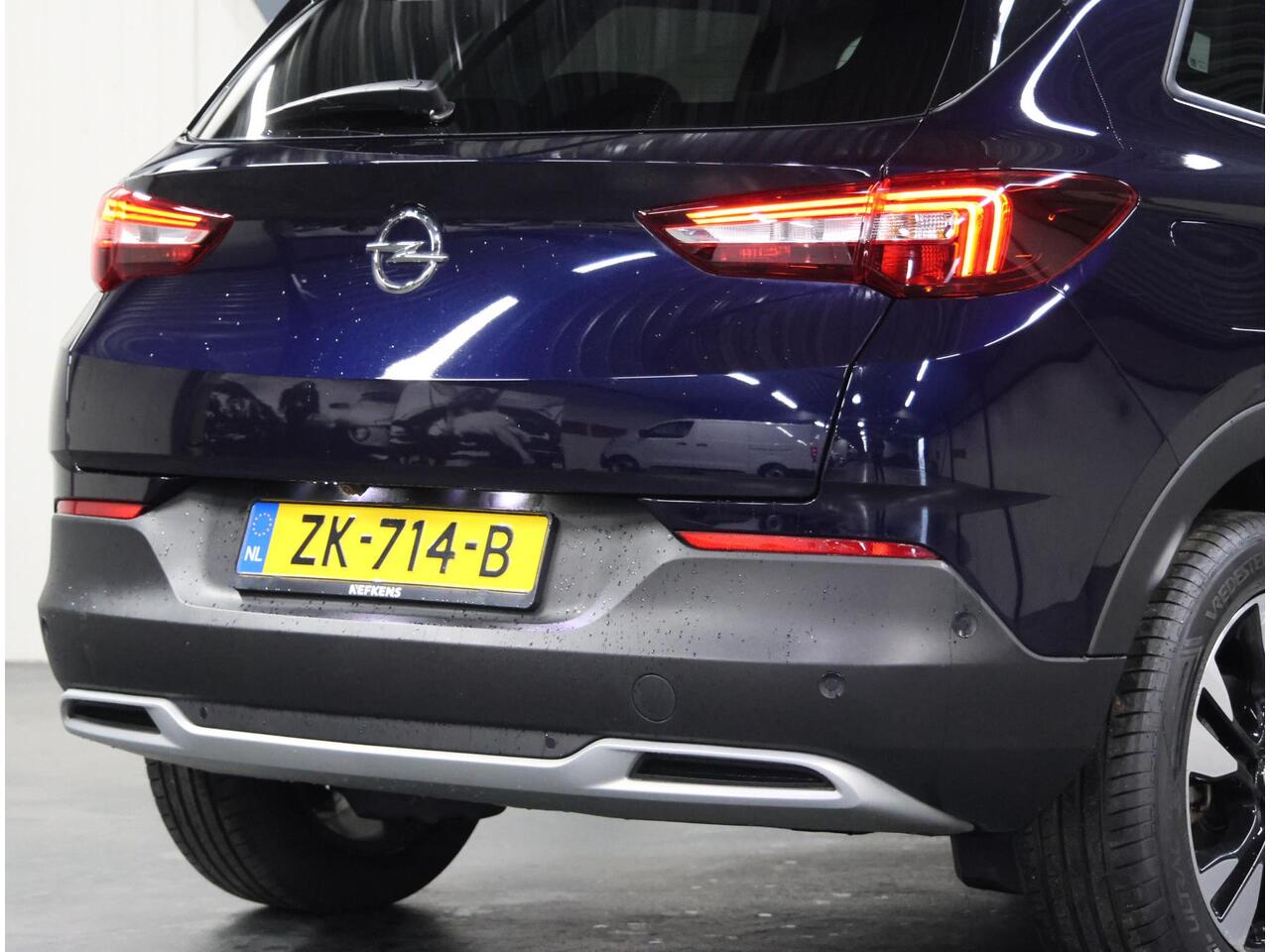 Opel Grandland X 130pk Innovation | 1ste eigenaar | Panoramadak | Camera | LED Koplampen | Elektrische Achterklep | Dodehoekdetectie | Keyless | Navigatie | Climate | 18" Lichtmetalen Velgen | Apple Carplay/Android Auto |