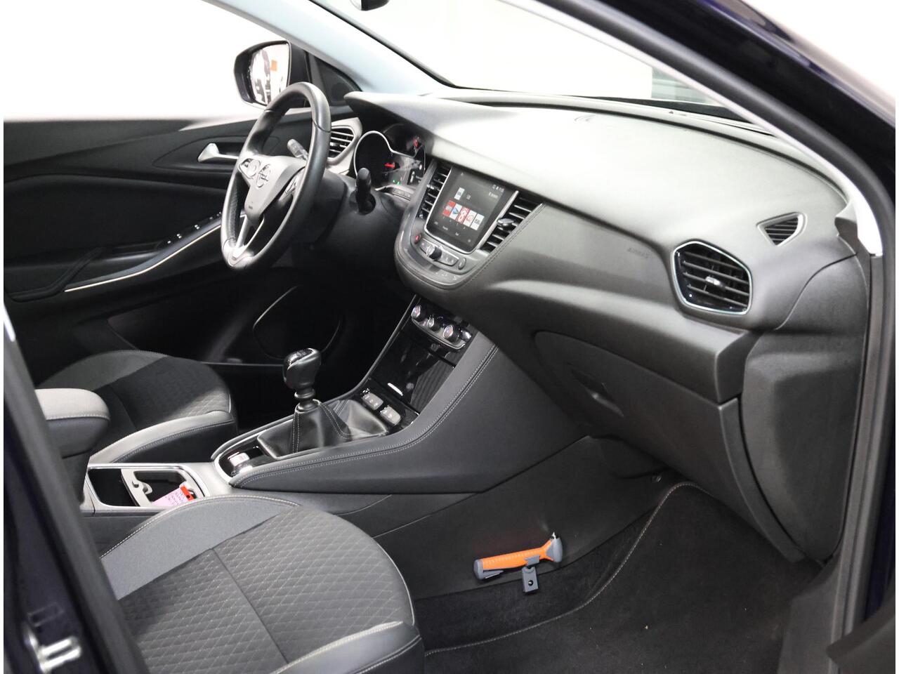 Opel Grandland X 130pk Innovation | 1ste eigenaar | Panoramadak | Camera | LED Koplampen | Elektrische Achterklep | Dodehoekdetectie | Keyless | Navigatie | Climate | 18" Lichtmetalen Velgen | Apple Carplay/Android Auto |