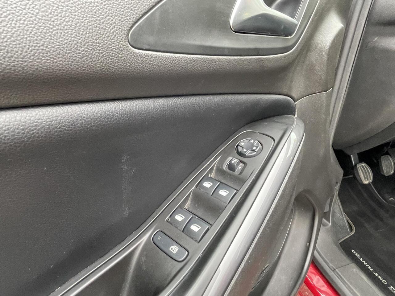 Opel Grandland X 1.2 Turbo Business Executive Dealer ond. incl. Service en 6m garantie | NW 18"LMV | Distr. v.v. | PANDO DAK | LED | Carplay | LMV | Cruise | AGR