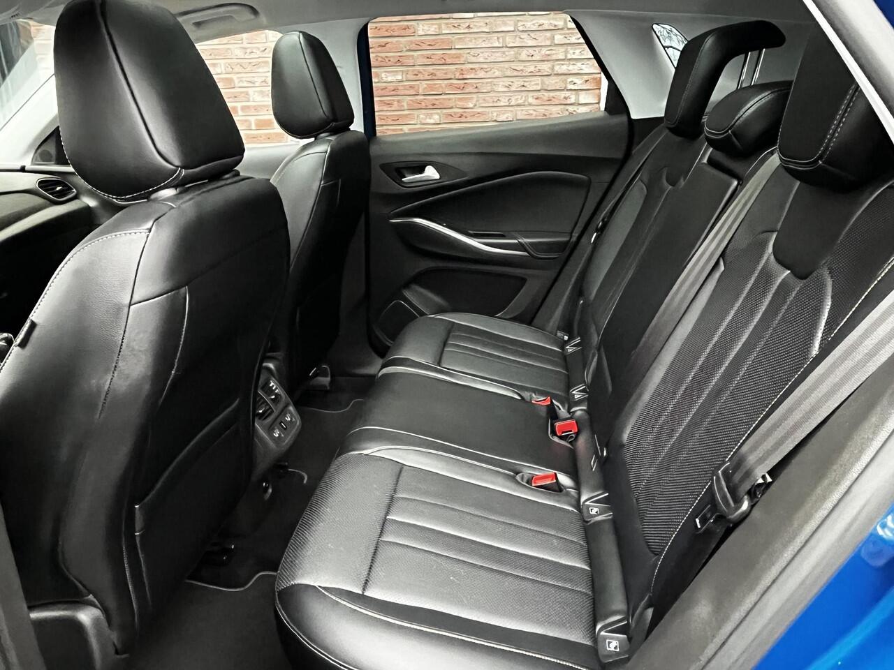 Opel Grandland X Business Executive 1.2 Turbo 130pk | NAPPA LEDER | PANODAK | KEYLESS | CAMERA | WINTERPACK | NAVI | APPLE CARPLAY / ANDROID AUTO | ISOFIX |