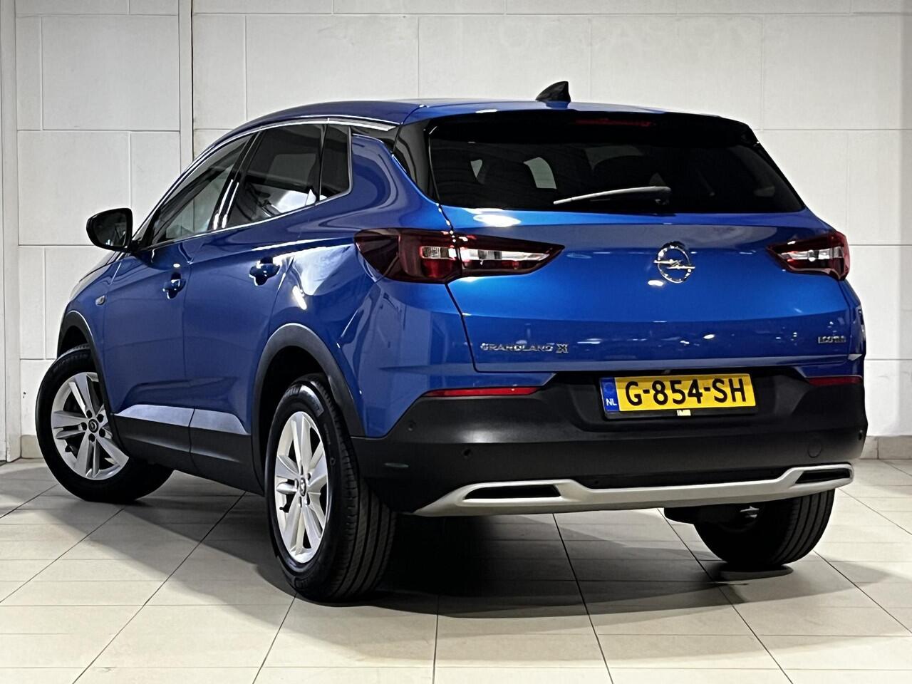 Opel Grandland X Business Executive 1.2 Turbo 130pk | NAPPA LEDER | PANODAK | KEYLESS | CAMERA | WINTERPACK | NAVI | APPLE CARPLAY / ANDROID AUTO | ISOFIX |