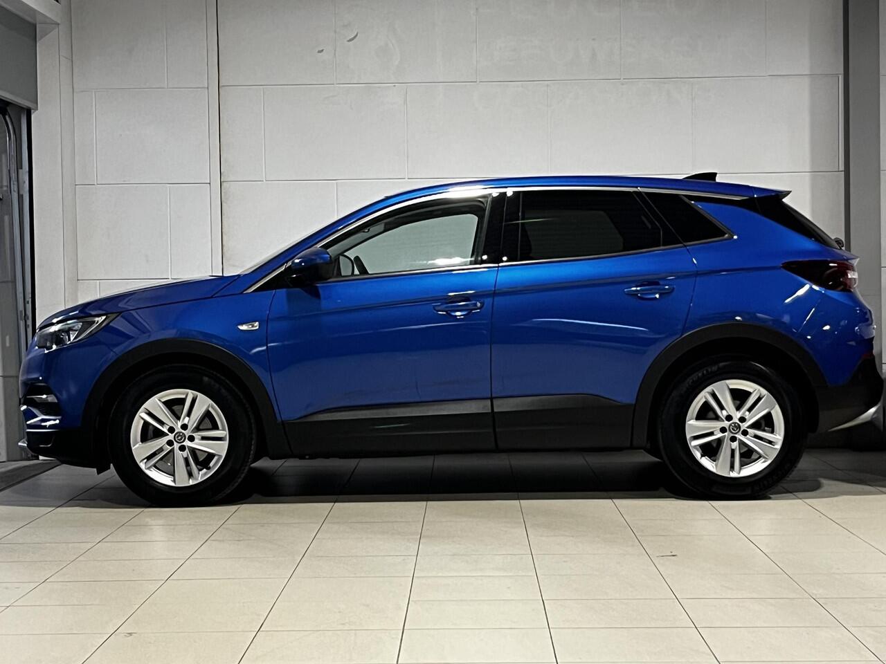 Opel Grandland X Business Executive 1.2 Turbo 130pk | NAPPA LEDER | PANODAK | KEYLESS | CAMERA | WINTERPACK | NAVI | APPLE CARPLAY / ANDROID AUTO | ISOFIX |