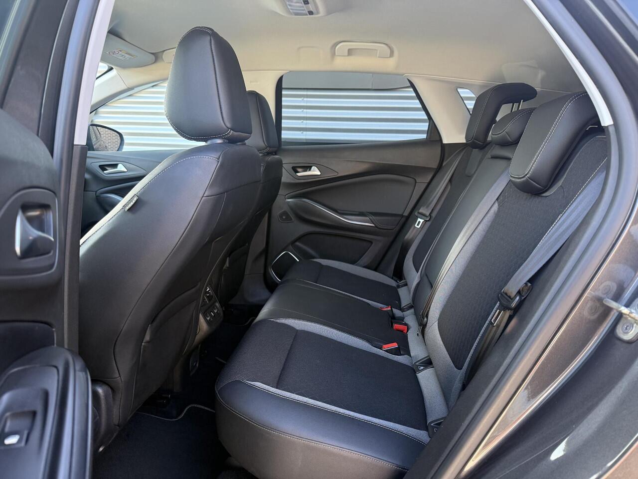 Opel Grandland X 1.2 Turbo Ultimate Navi|Camera|Carplay|Clima|Cruise|D-riem v.v in 2025|Trekhaak|N.A.P|APK tot 11-2026