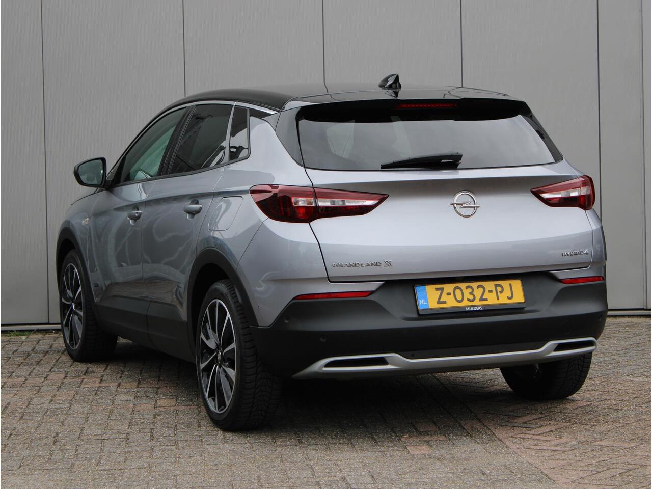 Opel Grandland X 1.6 Turbo Hybrid4 Ultimate 300 PK | Navi / Leder / Camera