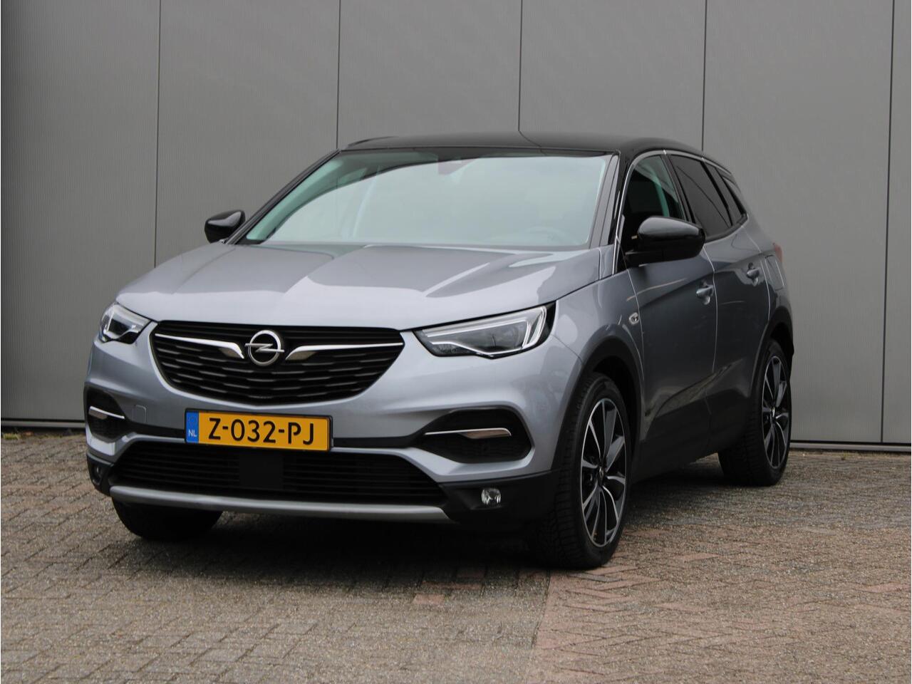 Opel Grandland X 1.6 Turbo Hybrid4 Ultimate 300 PK | Navi / Leder / Camera