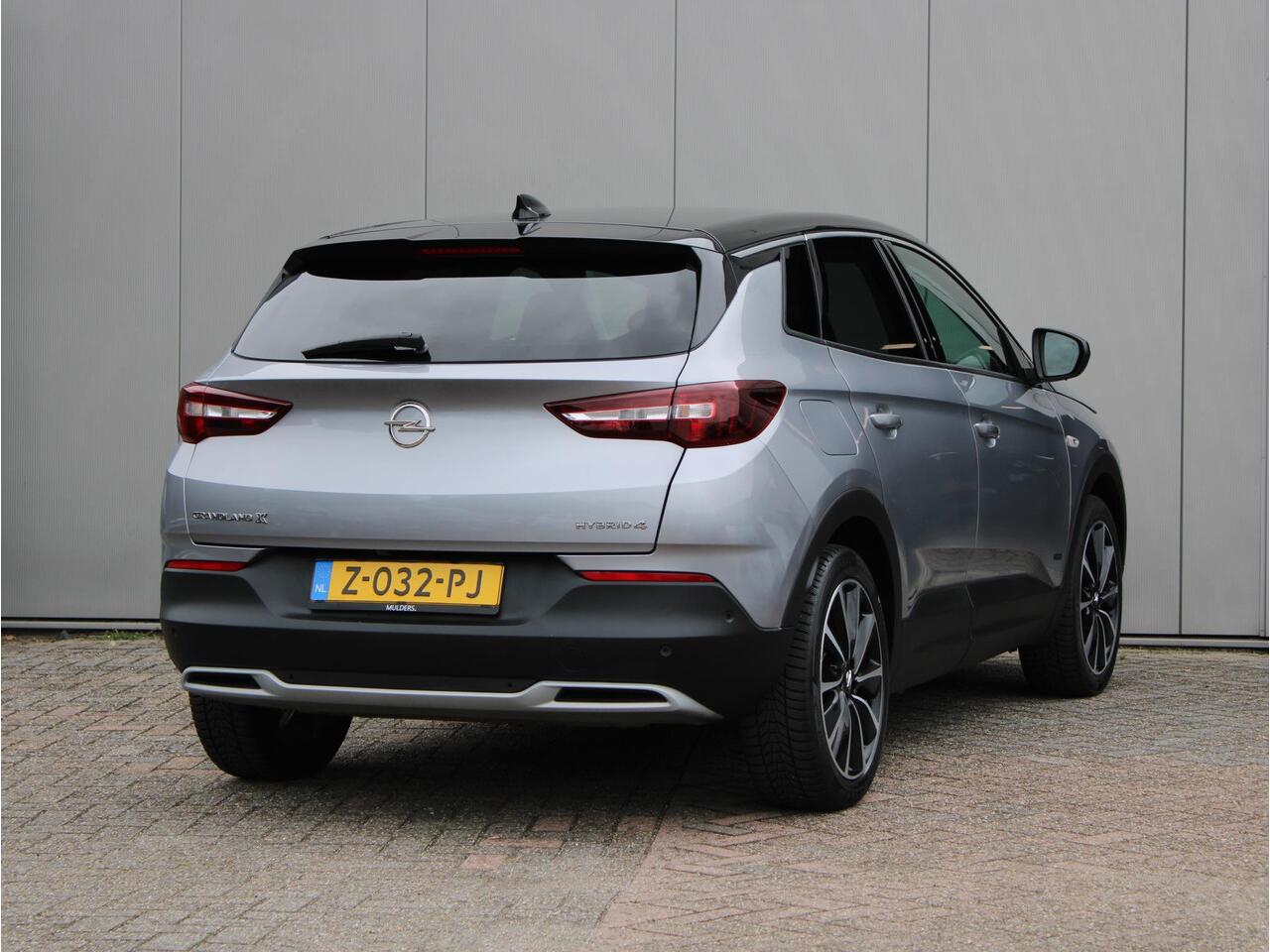 Opel Grandland X 1.6 Turbo Hybrid4 Ultimate 300 PK | Navi / Leder / Camera