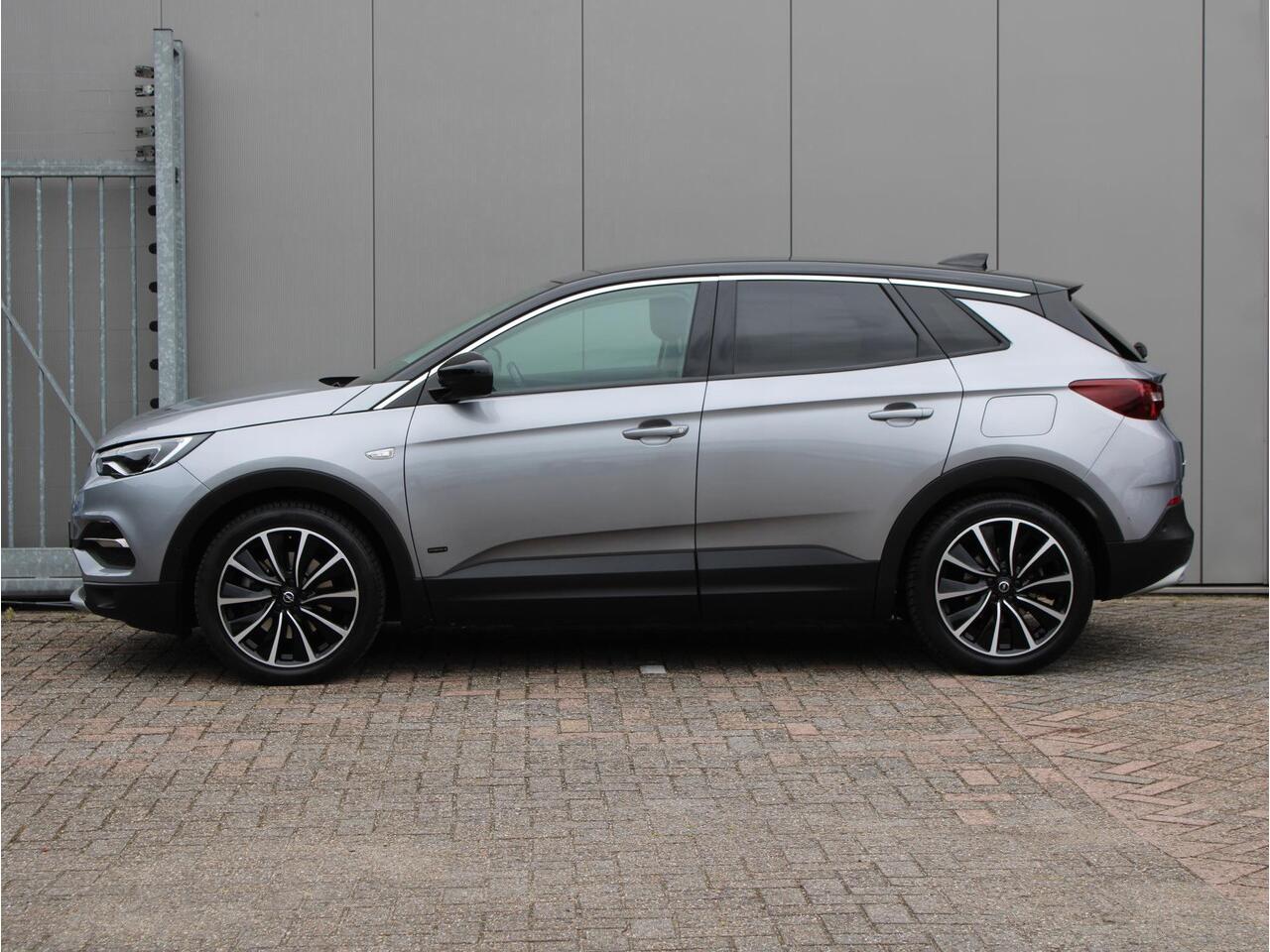 Opel Grandland X 1.6 Turbo Hybrid4 Ultimate 300 PK | Navi / Leder / Camera