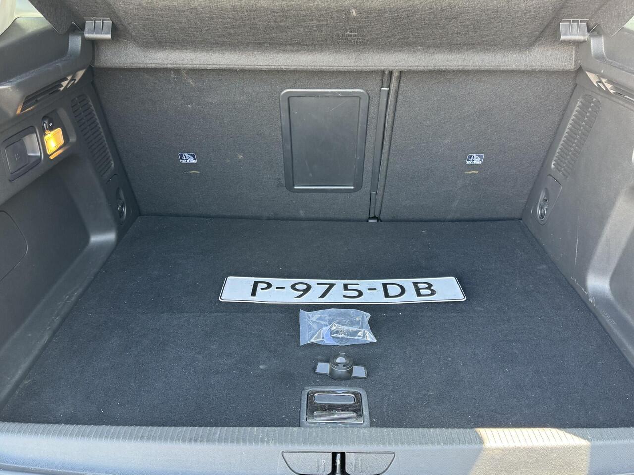 Opel Grandland X 1.6 Turbo Hybrid Innovation 225 pk Hybrid automaat | Afneembare trekhaak | Climate | Carplay | Camera | all season | 2x lader