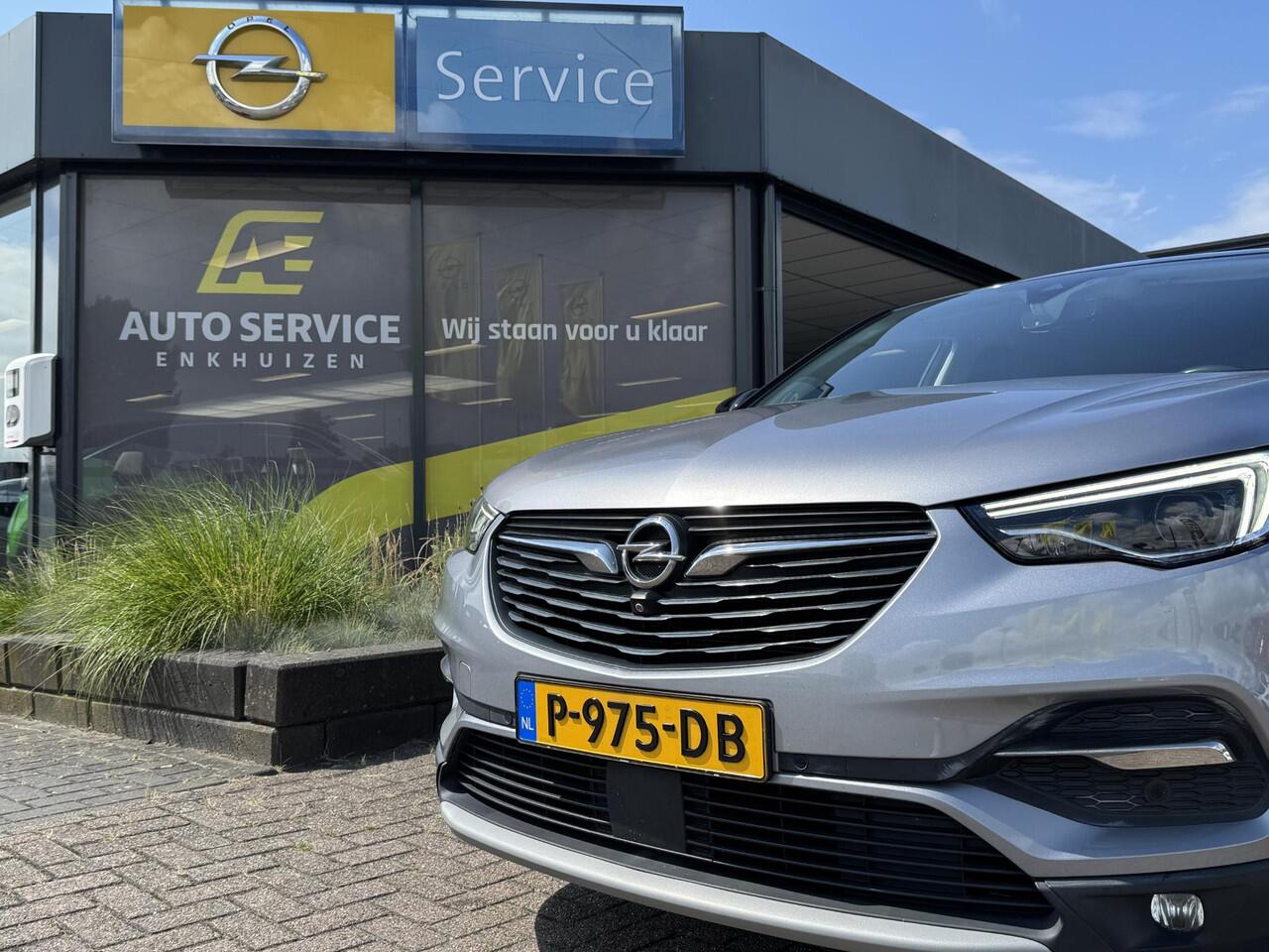 Opel Grandland X 1.6 Turbo Hybrid Innovation 225 pk Hybrid automaat | Afneembare trekhaak | Climate | Carplay | Camera | all season | 2x lader