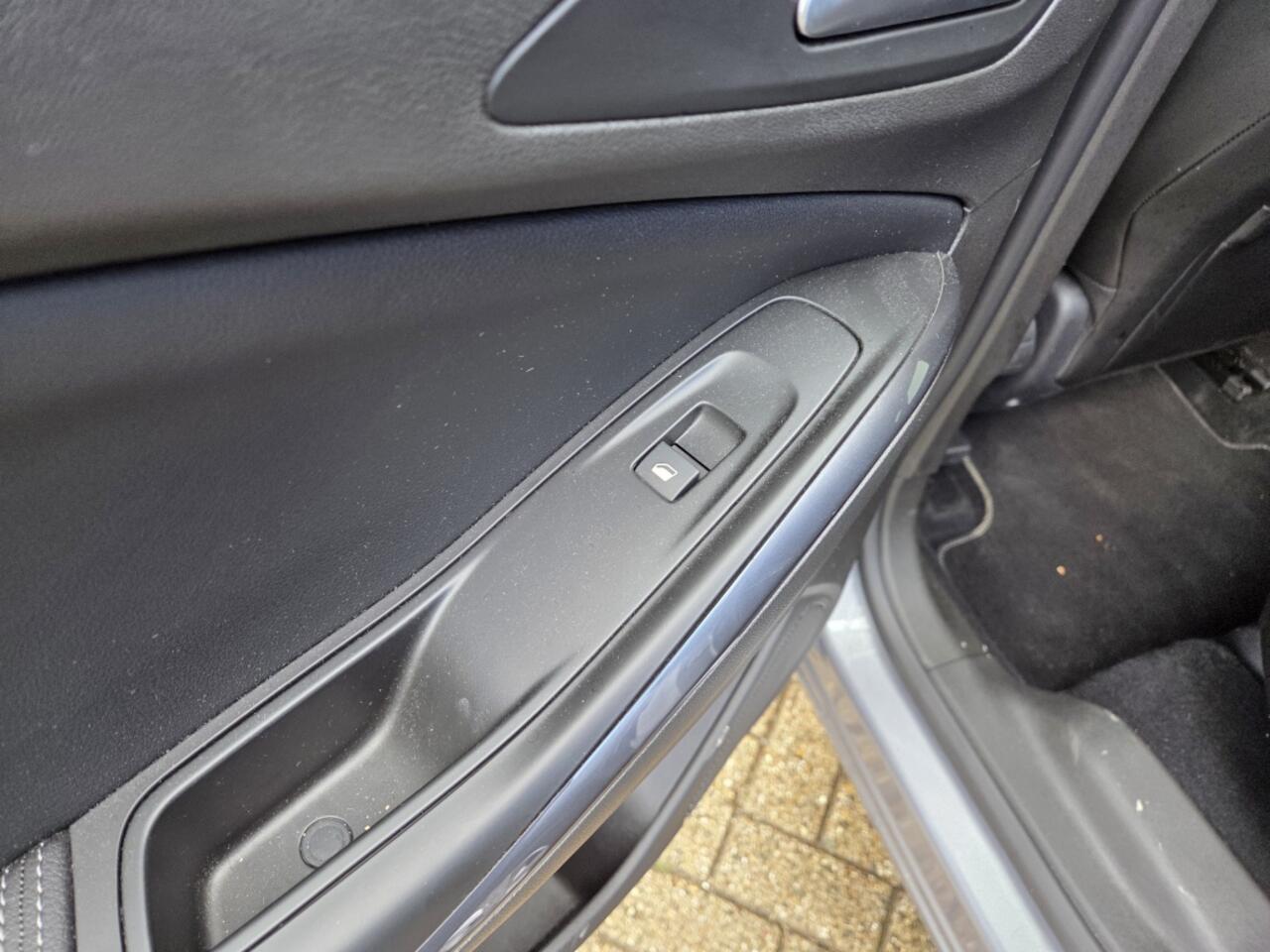 Opel Grandland X 130 PK Turbo Business Executive | Stoel/Stuurverwarming | Comfor