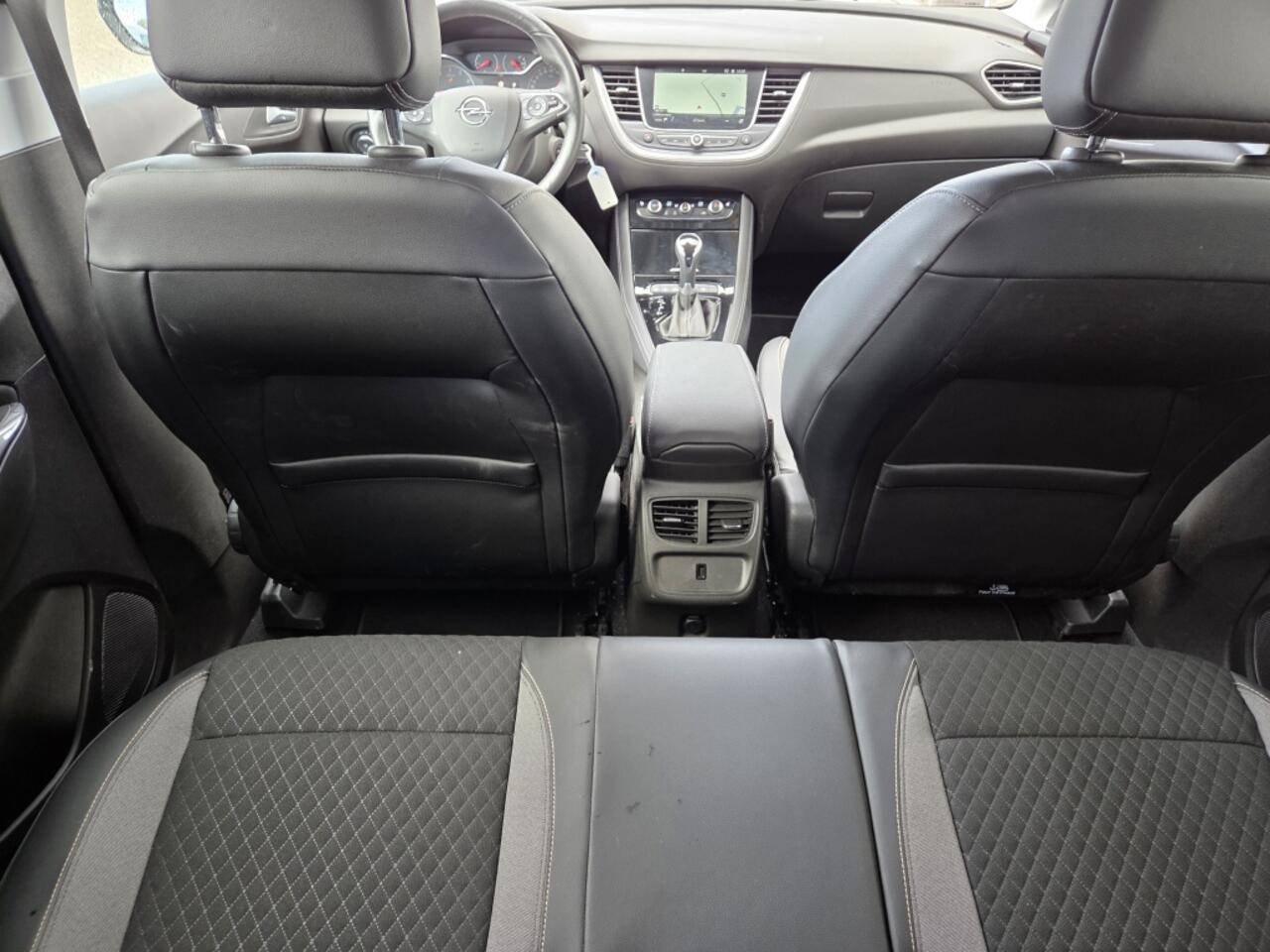 Opel Grandland X 130 PK Turbo Business Executive | Stoel/Stuurverwarming | Comfor