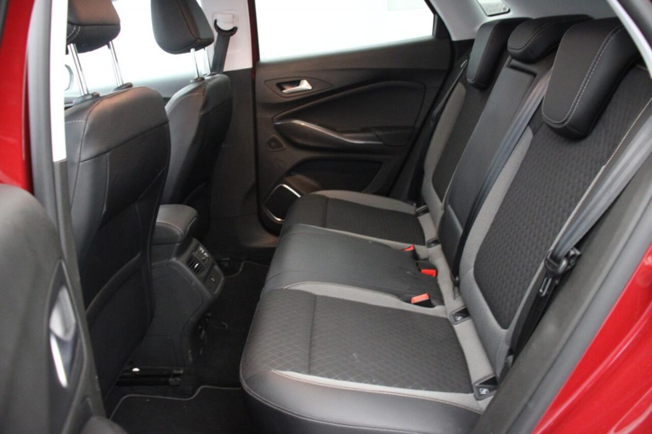 Opel Grandland X 1.2 Turbo Business Executive - Carplay, Navi, Camera, Cruise