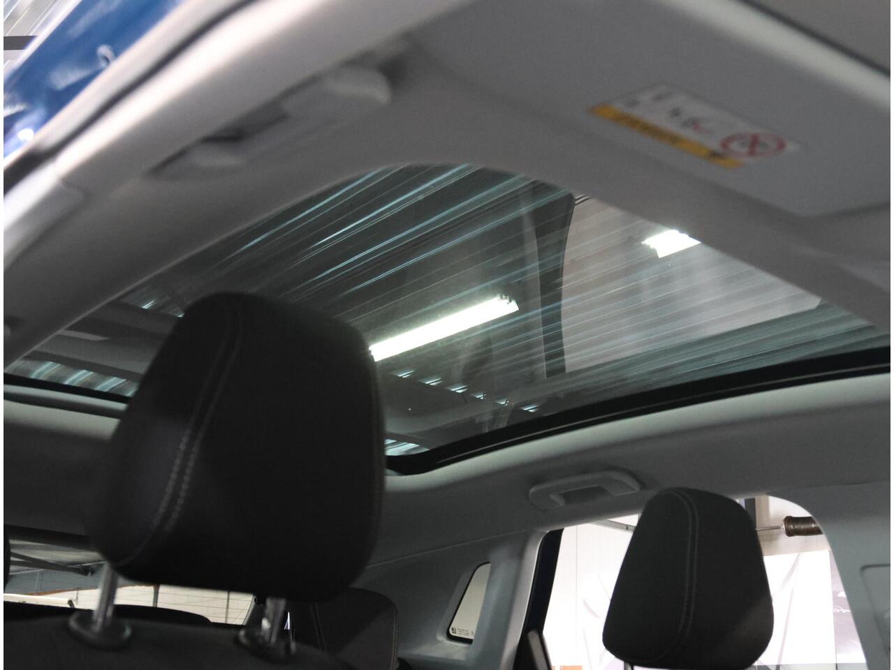 Opel Grandland X 130PK Edition | 1ste eigenaar | Glazen dak | Navigatie | Cruise Control | Climate Control | LED | Armsteun | Parkeersensoren | Isofix | Privacy Glass | AUTOMAAT |