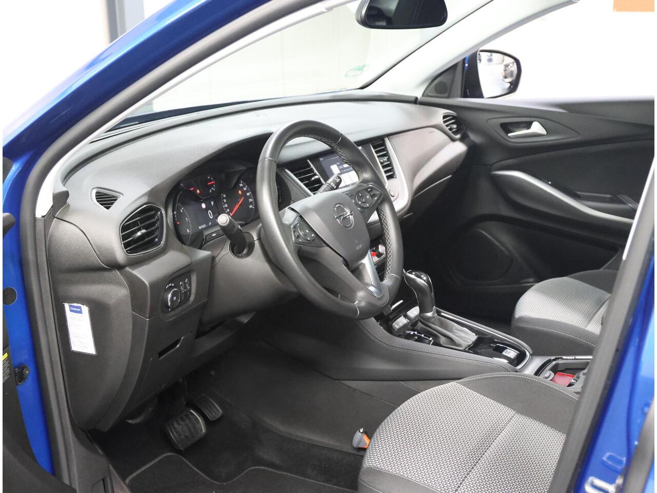 Opel Grandland X 130PK Edition | 1ste eigenaar | Glazen dak | Navigatie | Cruise Control | Climate Control | LED | Armsteun | Parkeersensoren | Isofix | Privacy Glass | AUTOMAAT |