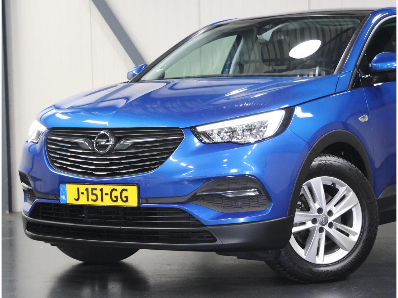 Opel Grandland X 130PK Edition | 1ste eigenaar | Glazen dak | Navigatie | Cruise Control | Climate Control | LED | Armsteun | Parkeersensoren | Isofix | Privacy Glass | AUTOMAAT |