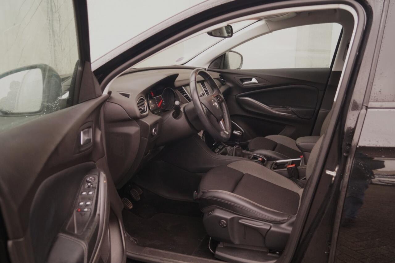 Opel Grandland X 1.2 Turbo 130pk Business Executive -NAVI-ECC-PDC-